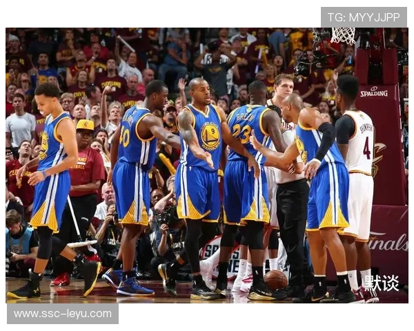 NBA历史最佳球队：公牛王朝、勇士王朝谁更强？他们的阵容配置有何特点？