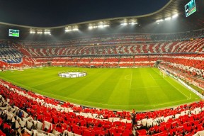 leyucom官网登录入口地址-利物浦进攻如潮，克洛普场边笑得灿烂，利物浦崛起克洛普